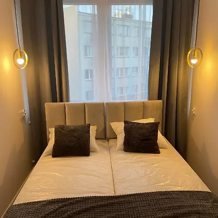 Apartment 80's